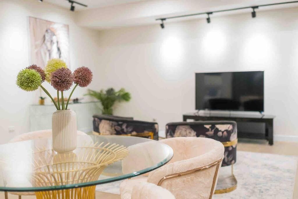 סידני Luxury 3 Bedroom Apartment In Ryde מראה חיצוני תמונה
